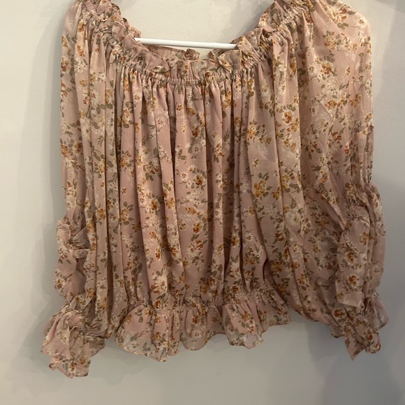 Babydoll blouse, size small, beautiful neutral colors - Picture 3 of 5